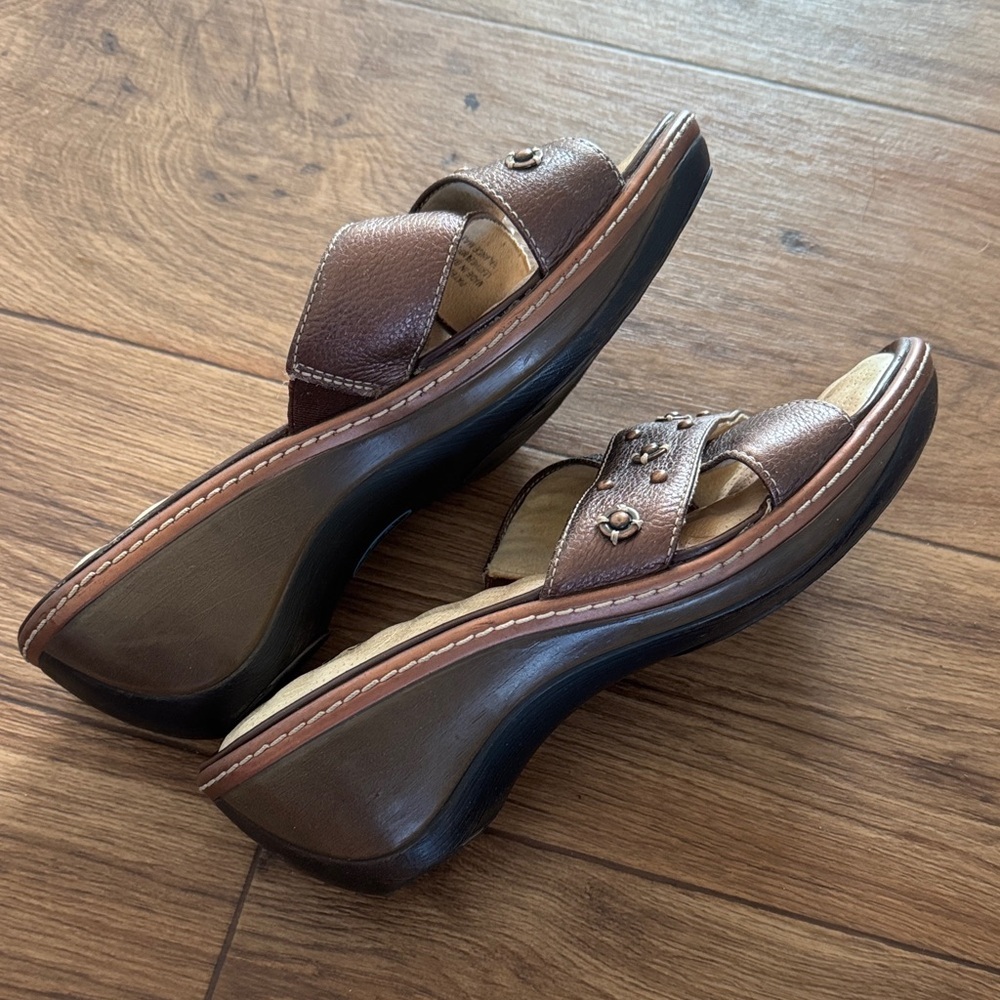SoftWalk Brown Crisscross Studded Slide Sandals - Picture 3 of 6